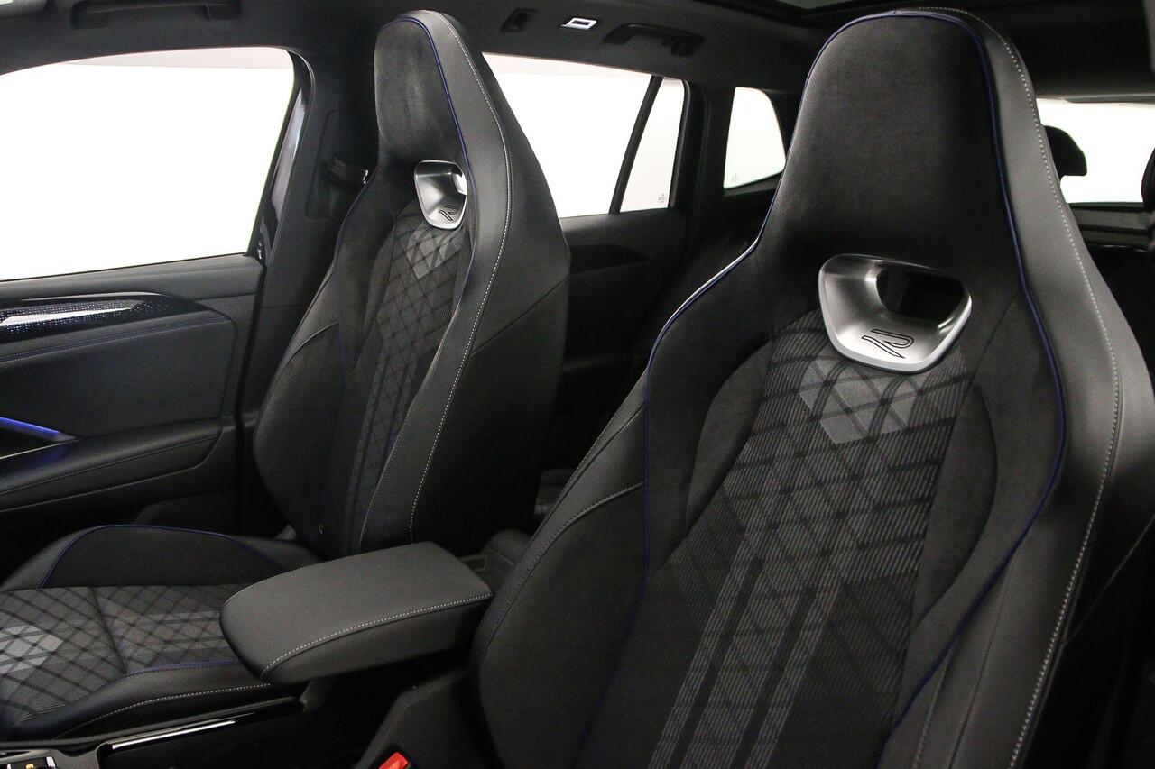 Volkswagen TIGUAN R-Line Edition 1.5 TSI eHybrid 272pk DSG Automaat Trekhaak, Black style, Panoramadak, Harman Kardon audio, Adaptive cruise control, Elektrische achterklep