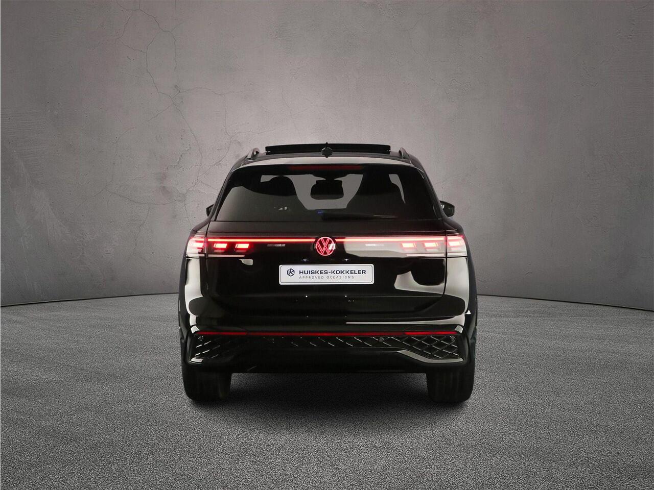 Volkswagen TIGUAN R-Line Edition 1.5 TSI eHybrid 272pk DSG Automaat Trekhaak, Black style, Panoramadak, Harman Kardon audio, Adaptive cruise control, Elektrische achterklep