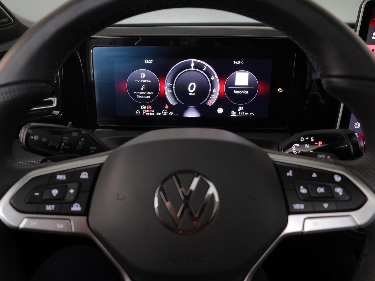 Volkswagen TIGUAN 1.5 eHybrid R-Line Edition 272 pk Automaat (DSG) | Navigatie | Panoramadak | Parkeersensoren (Park assist) | Rondomzichtcamera | Lederen bekleding | Stoelverwarming v/a | Black Style pakket | R-Line |