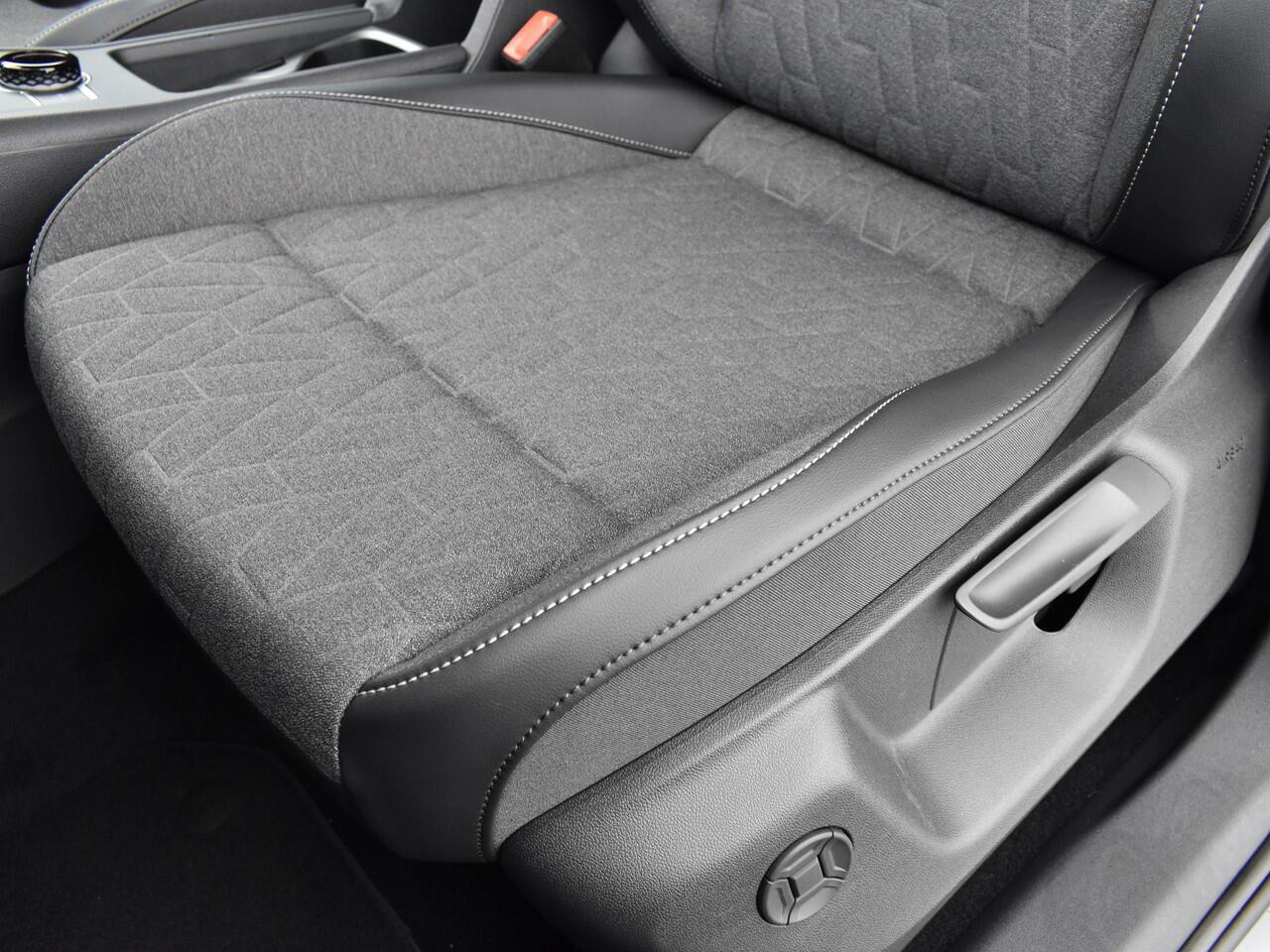 Volkswagen TIGUAN Life Edition 1.5 eHybrid 204 pk 6 versn. DSG · Comfort Pakket · Style Pakket · Trekhaak inklapbaar, met elektrische ontgrendeling, incl. aanhangermanoeuvreerhulp Trailer Assist ·