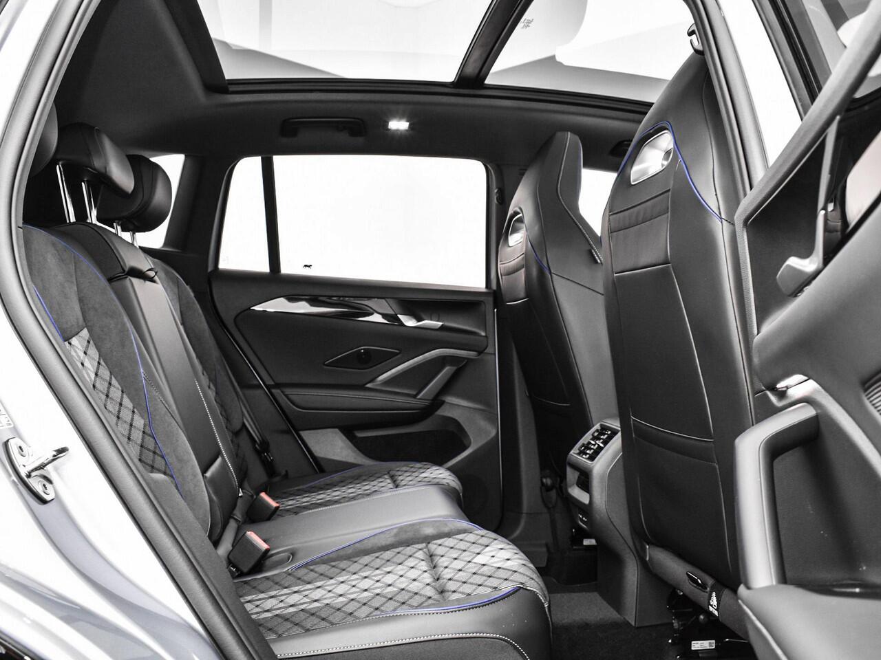 Volkswagen TIGUAN R-Line-Edition 1.5 eHybrid 272 pk 6 versn. DSG · Velgen 'york', 20 inch lichtmetaal in zwart · Interieur Pakket: Interieur style pakket · Trekhaak incl. aanhangermanoeuvreerhulp (trailer assist) · Black style pakket ·