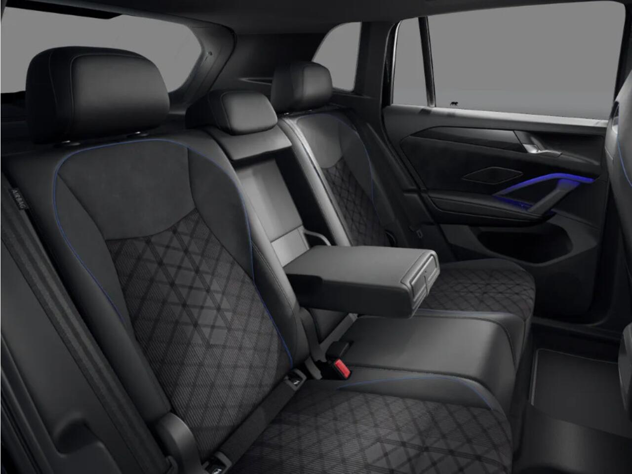 Volkswagen TIGUAN R-Line Edition 1.5 eHybrid 204 PK 6 Versn. DSG · Black Style Pakket · Trekhaak inklapbaar, met elektrische ontgrendeling, incl. aanhangermanoeuvreerhulp Trailer Assist · Prijs is inclusief inruilpremie ·