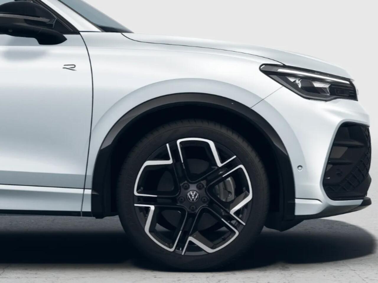 Volkswagen TIGUAN R-Line Edition 1.5 eHybrid 204 PK 6 versn. DSG · Black Style Pakket · Panoramaschuif-kanteldak · Trekhaak inklapbaar, met elektrische ontgrendeling, incl. aanhangermanoeuvreerhulp Trailer Assist ·