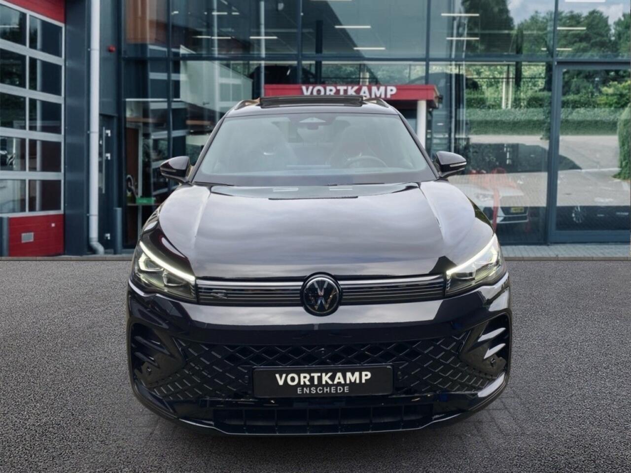 Volkswagen TIGUAN 1.5 TSI E-HYBRID R-LINE PANO-DAK/TREKHAAK/CAMERA/CARPLAY/ACC