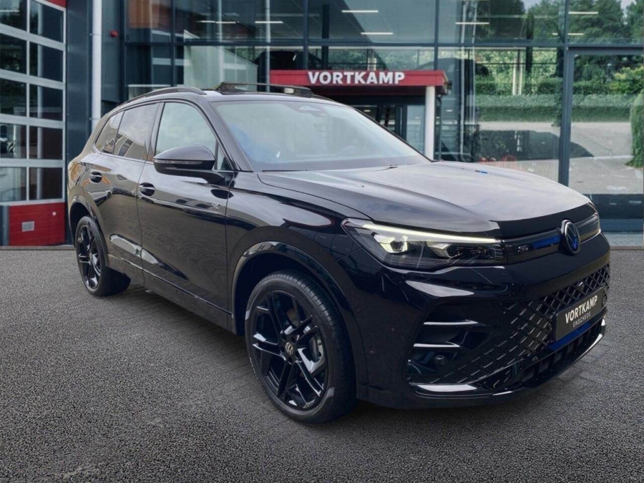 Volkswagen TIGUAN 1.5 TSI E-HYBRID R-LINE PANO-DAK/TREKHAAK/CAMERA/CARPLAY/ACC