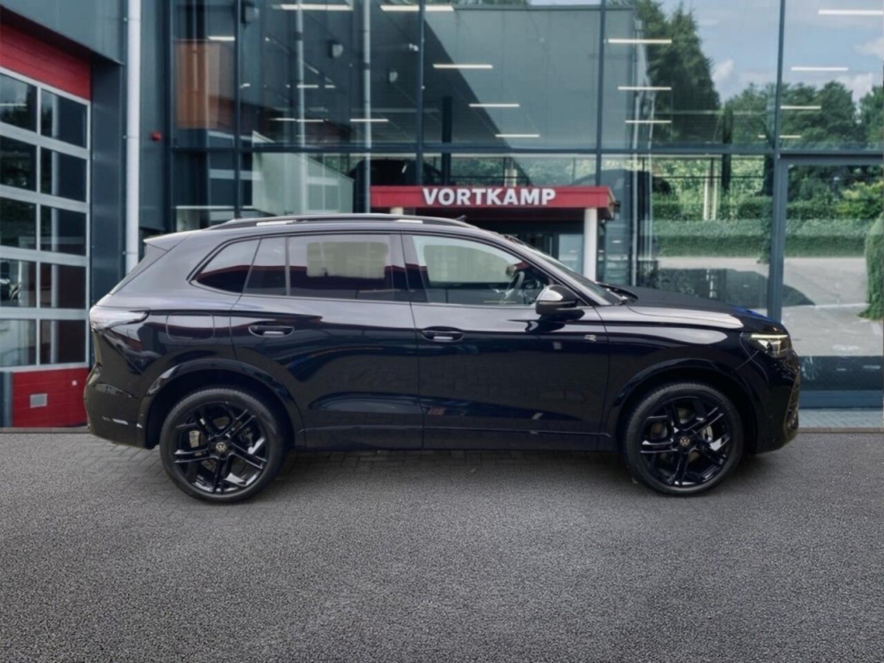 Volkswagen TIGUAN 1.5 TSI E-HYBRID R-LINE PANO-DAK/TREKHAAK/CAMERA/CARPLAY/ACC