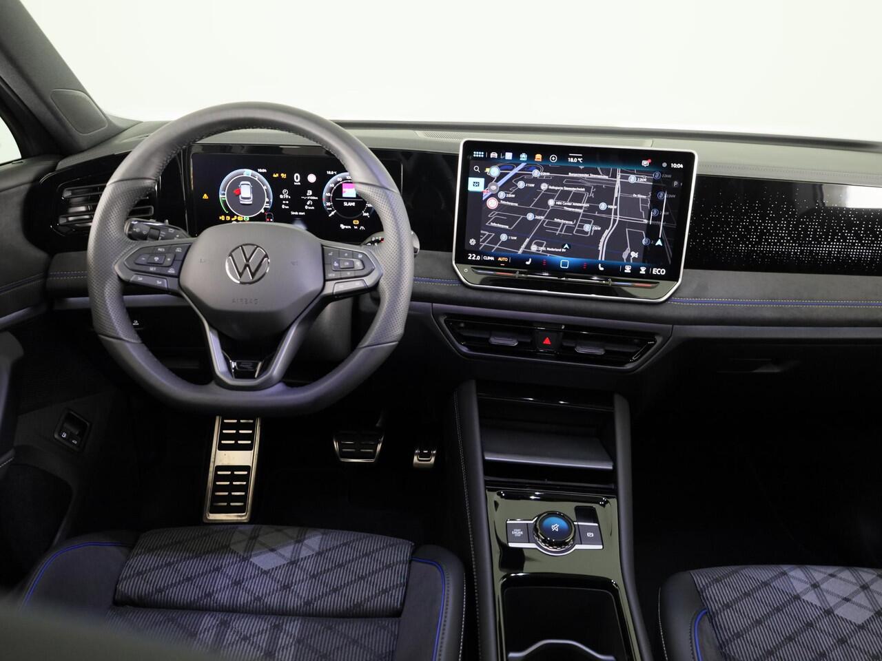 Volkswagen TIGUAN R-Line Edition 1.5 eHybrid 204 PK DSG | 20" LM | Black Style | Stoel & stuurverwarming | Trekhaak |