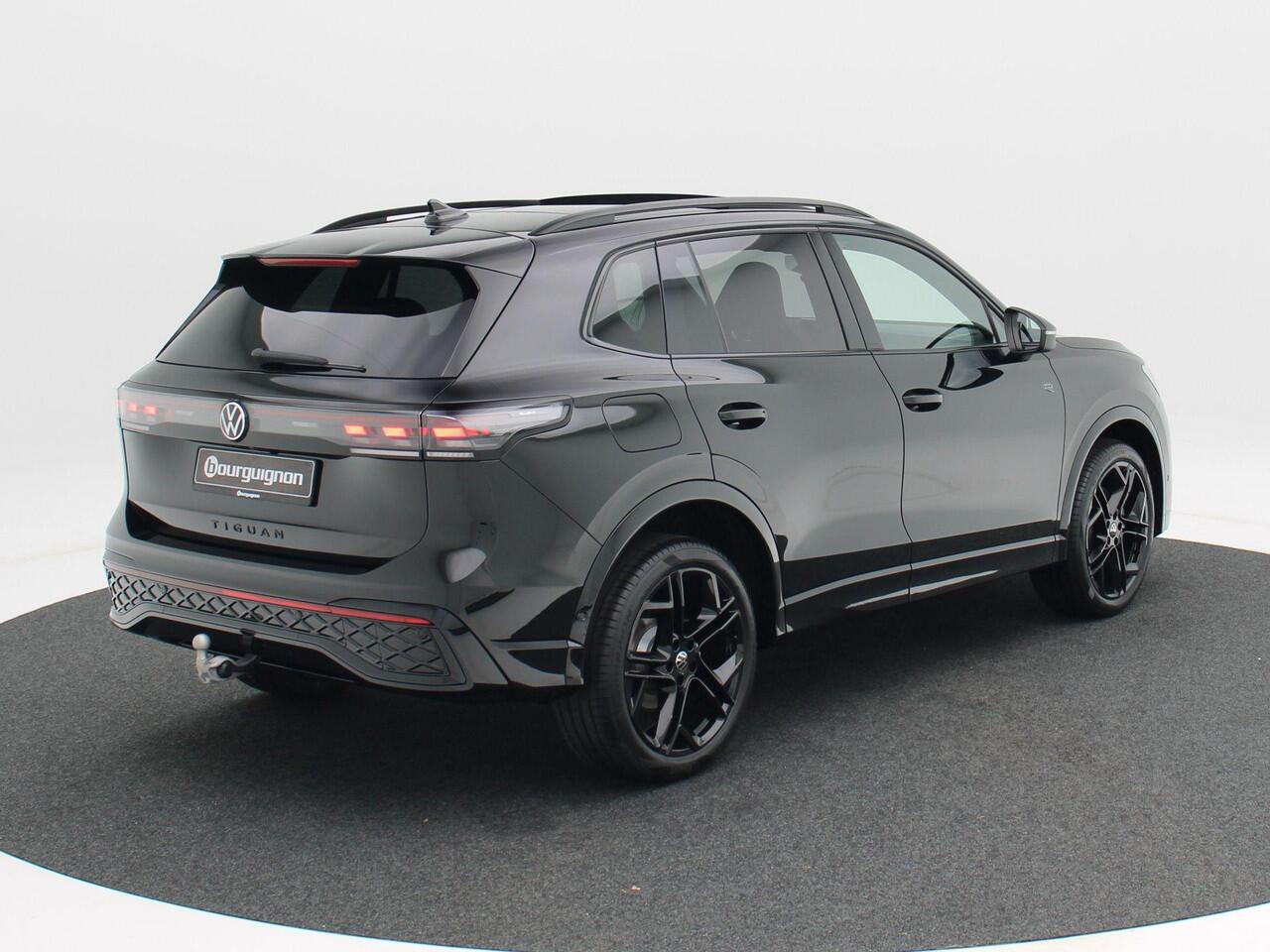 Volkswagen TIGUAN R-Line Edition 1.5 eHybrid 204 PK | Trekhaak | 360 Camera | LED Matrix | Black Style |