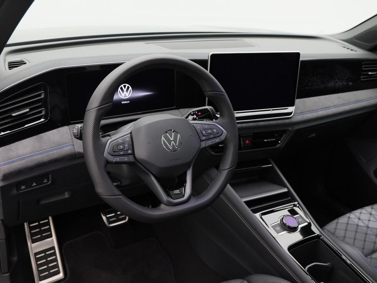 Volkswagen TIGUAN R-Line Edition 1.5 eHybrid 204 PK | Trekhaak | 360 Camera | LED Matrix | Black Style |