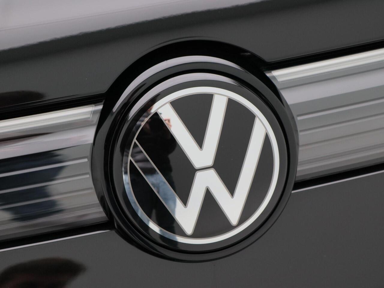 Volkswagen TIGUAN R-Line Edition 1.5 eHybrid 204 PK | Trekhaak | 360 Camera | LED Matrix | Black Style |