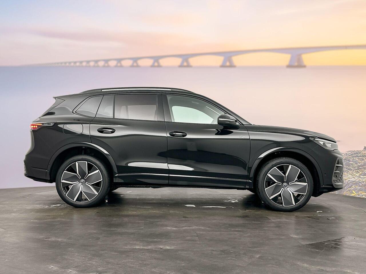 Volkswagen TIGUAN R-Line Edition Plug in Hybride 204 pk Black Style Pakket