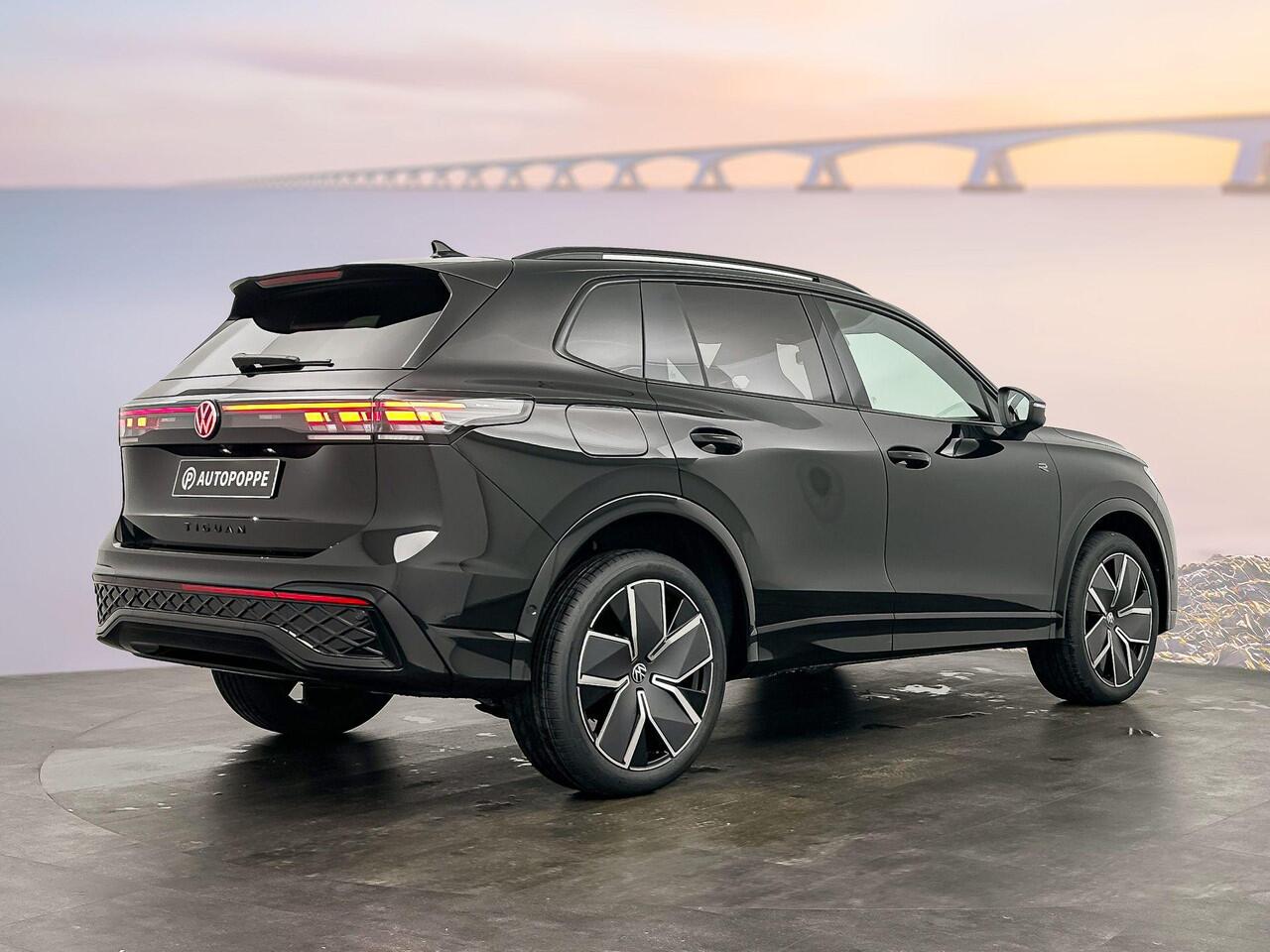 Volkswagen TIGUAN R-Line Edition Plug in Hybride 204 pk Black Style Pakket