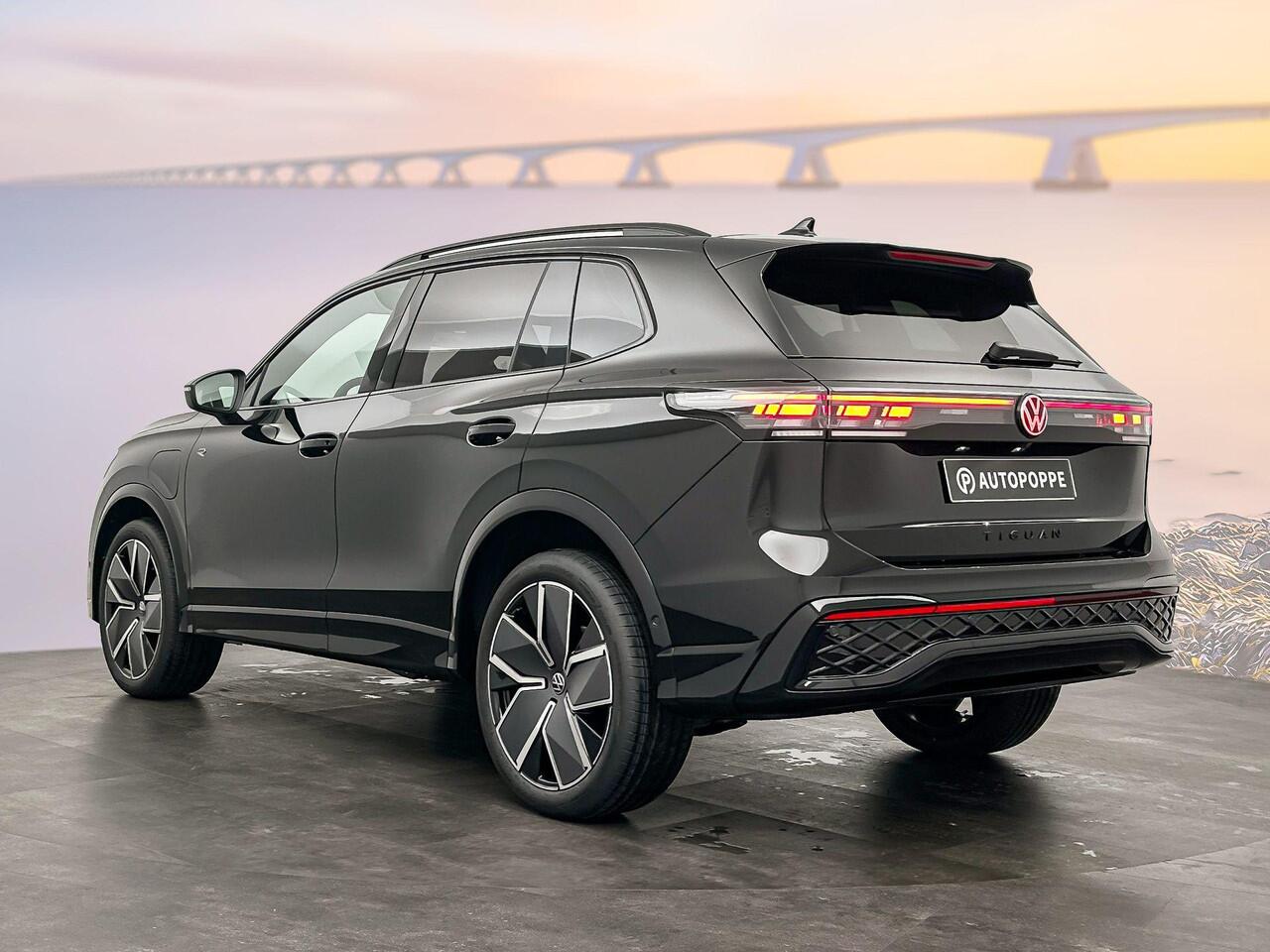 Volkswagen TIGUAN R-Line Edition Plug in Hybride 204 pk Black Style Pakket