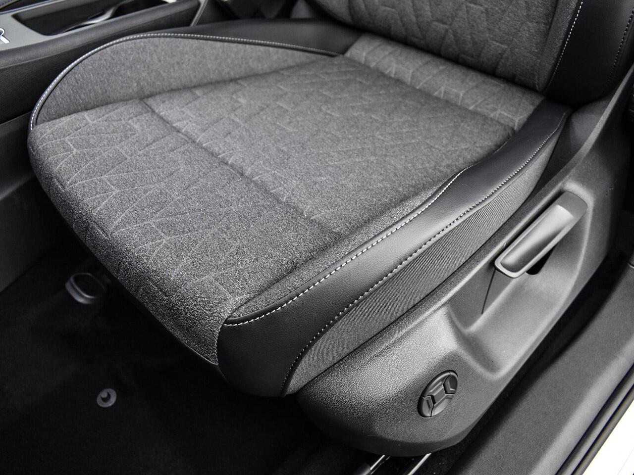 Volkswagen TIGUAN Life Edition 1.5 eHybrid 204 PK 6 versn. DSG · Comfort Pakket · Style pakket · Trekhaak inklapbaar, met elektrische ontgrendeling, incl. aanhangermanoeuvreerhulp Trailer Assist · All season banden ·