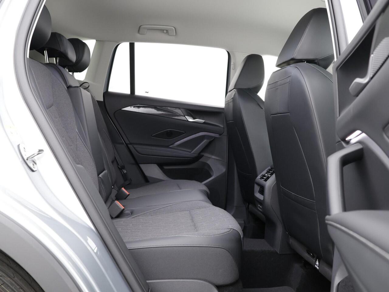 Volkswagen TIGUAN Life Edition 1.5 eHybrid 204 pk 6 versn. DSG · Trekhaak inklapbaar, met elektrische ontgrendeling, incl. aanhangwagen- manoeuvreerhulp Trailer Assist · Winter Pakket incl. verwarmbaar stuurwiel ·