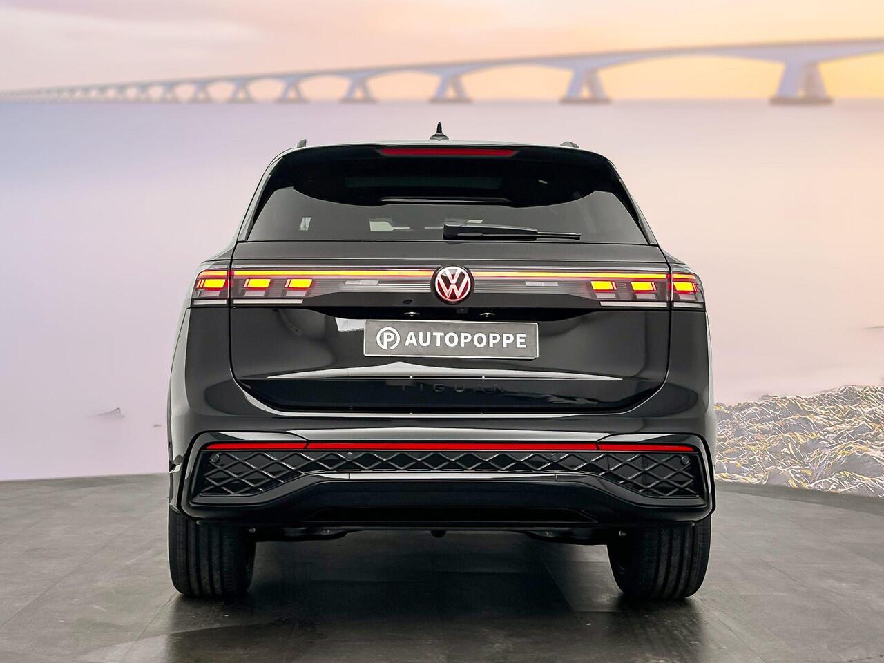 Volkswagen TIGUAN R-Line Edition Plug in Hybride 272 pk Black Style Pakket