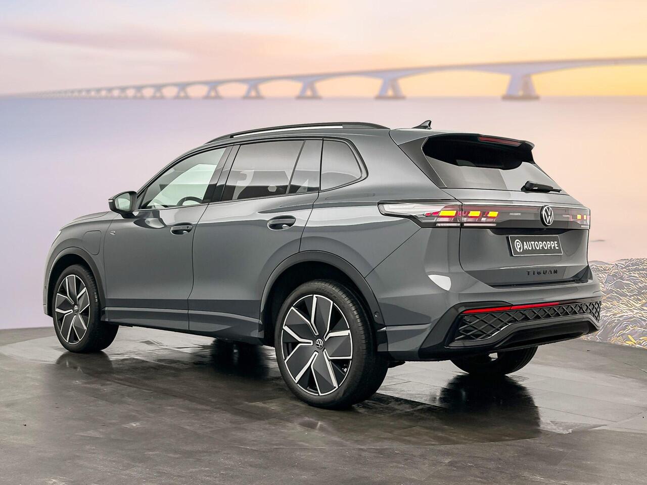 Volkswagen TIGUAN R-Line Edition Plug in Hybride 204 pk Black Style Pakket