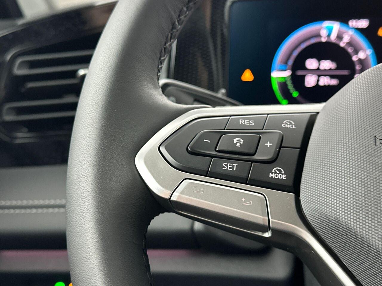 Volkswagen TIGUAN Life Edition Plug in Hybride 204 pk