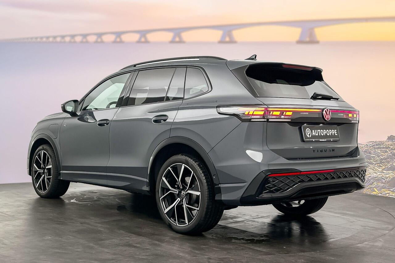 Volkswagen TIGUAN R-Line Edition Plug in Hybride 272 pk Black Style Pakket + 20 inch Leeds Velg