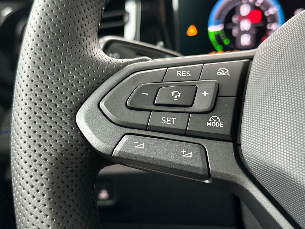 Volkswagen TIGUAN R-Line Edition Plug in Hybride 272 pk Black Style Pakket + 20 inch Leeds Velg