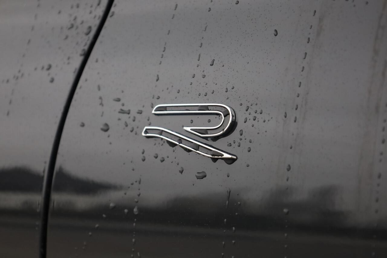 Volkswagen TIGUAN 1.5 eHybrid R-Line Edition 204PK / 150kW, LED Matrix (IQ.Lights), 360° rondomzichtcamera, panoramisch schuif-, kanteldak, elektr. bedienbaar, head-up display, verwarm- en ventileerbare voorstoelen met massagefunctie, Keyless Entry & Start, verwarmbare ach