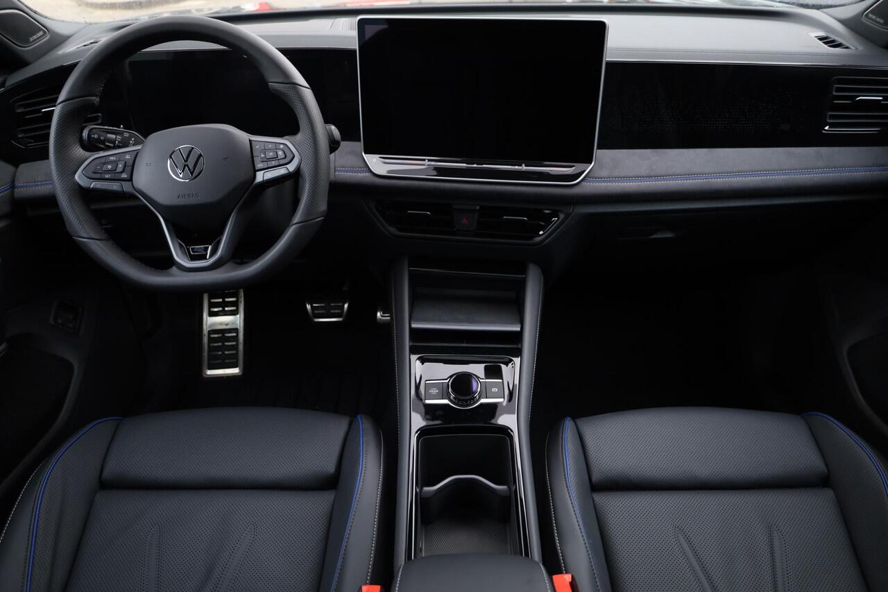 Volkswagen TIGUAN 1.5 eHybrid R-Line Edition 204PK / 150kW, LED Matrix (IQ.Lights), 360° rondomzichtcamera, panoramisch schuif-, kanteldak, elektr. bedienbaar, head-up display, verwarm- en ventileerbare voorstoelen met massagefunctie, Keyless Entry & Start, verwarmbare ach