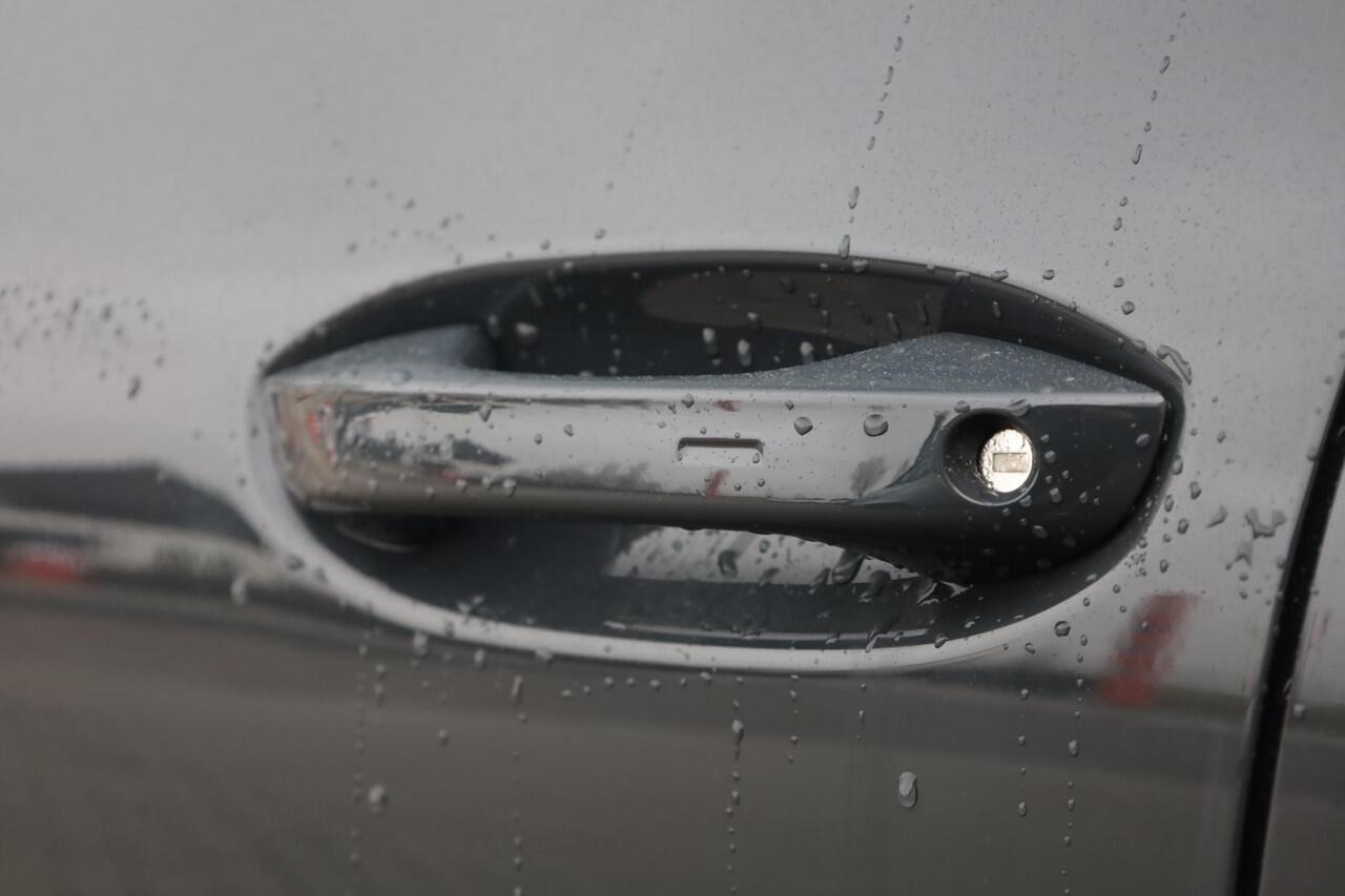 Volkswagen TIGUAN 1.5 eHybrid R-Line Edition 204PK / 150kW, LED Matrix (IQ.Lights), 360° rondomzichtcamera, panoramisch schuif-, kanteldak, elektr. bedienbaar, head-up display, verwarm- en ventileerbare voorstoelen met massagefunctie, Keyless Entry & Start, verwarmbare ach