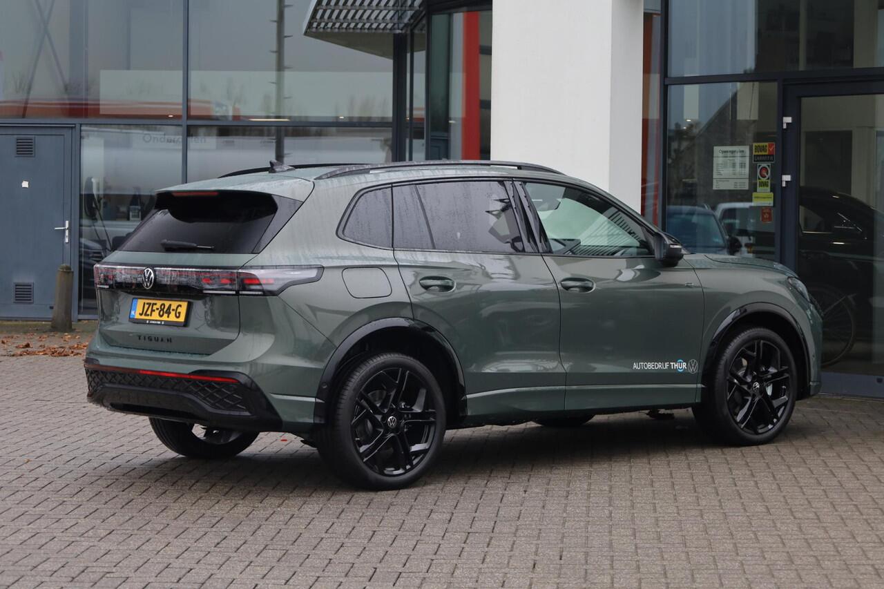 Volkswagen TIGUAN 1.5 eHybrid R-Line Edition 272PK / 200kW DSG, Demonstratie voertuig (beschikbaar per 1 september 2026), geluidssysteem 'Harman Kardon', achteruitrijcamera (rear view), 20" 'York' LMV, black style pakket, panoramadak, draadloos telefoon laden, Apple Carpla