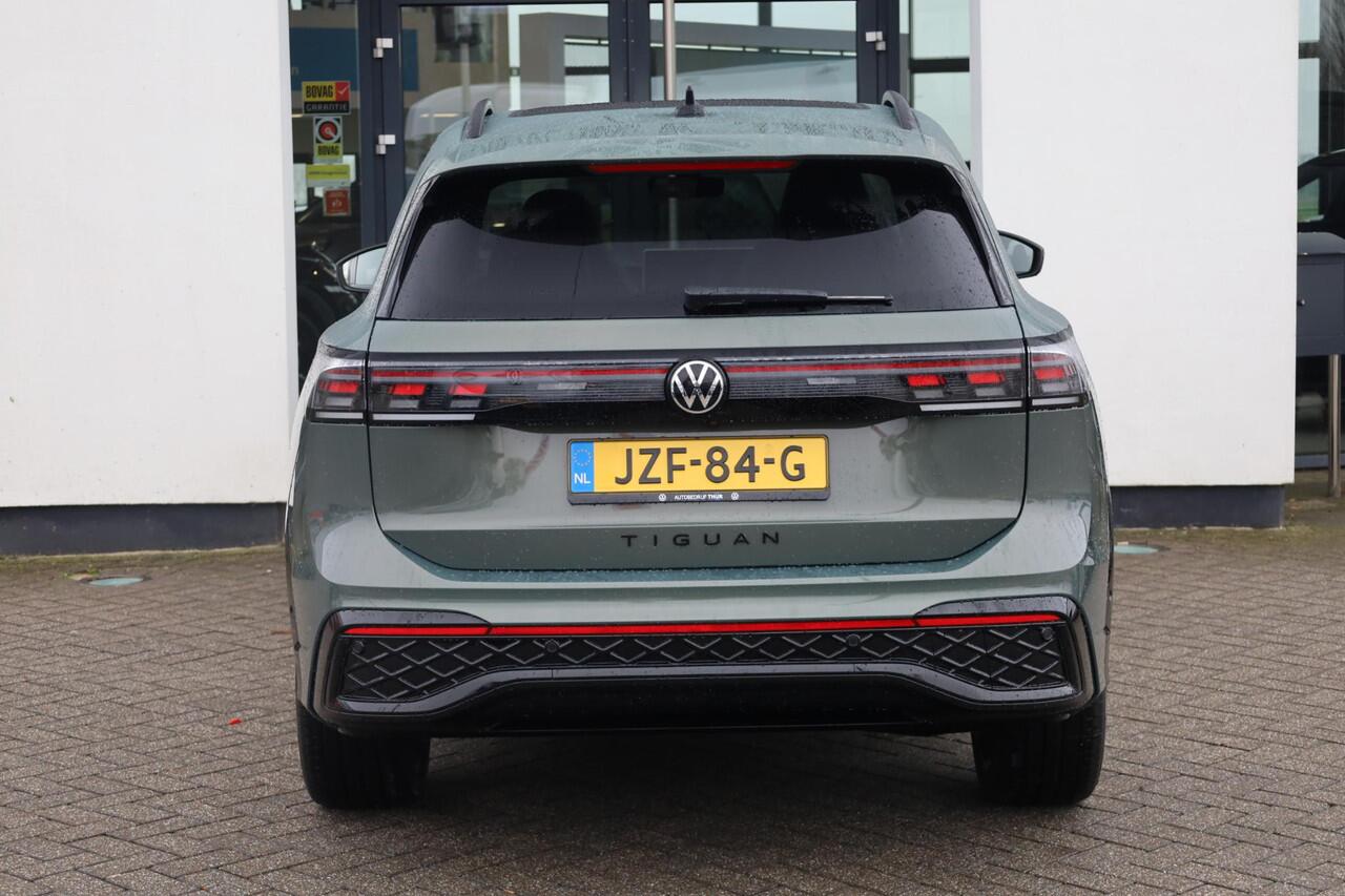 Volkswagen TIGUAN 1.5 eHybrid R-Line Edition 272PK / 200kW DSG, Demonstratie voertuig (beschikbaar per 1 september 2026), geluidssysteem 'Harman Kardon', achteruitrijcamera (rear view), 20" 'York' LMV, black style pakket, panoramadak, draadloos telefoon laden, Apple Carpla