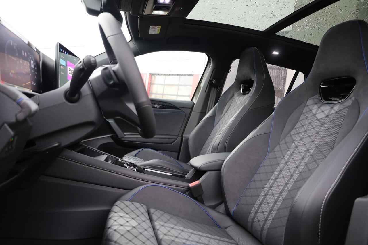 Volkswagen TIGUAN 1.5 eHybrid R-Line Edition 272PK / 200kW DSG, Demonstratie voertuig (beschikbaar per 1 september 2026), geluidssysteem 'Harman Kardon', achteruitrijcamera (rear view), 20" 'York' LMV, black style pakket, panoramadak, draadloos telefoon laden, Apple Carpla