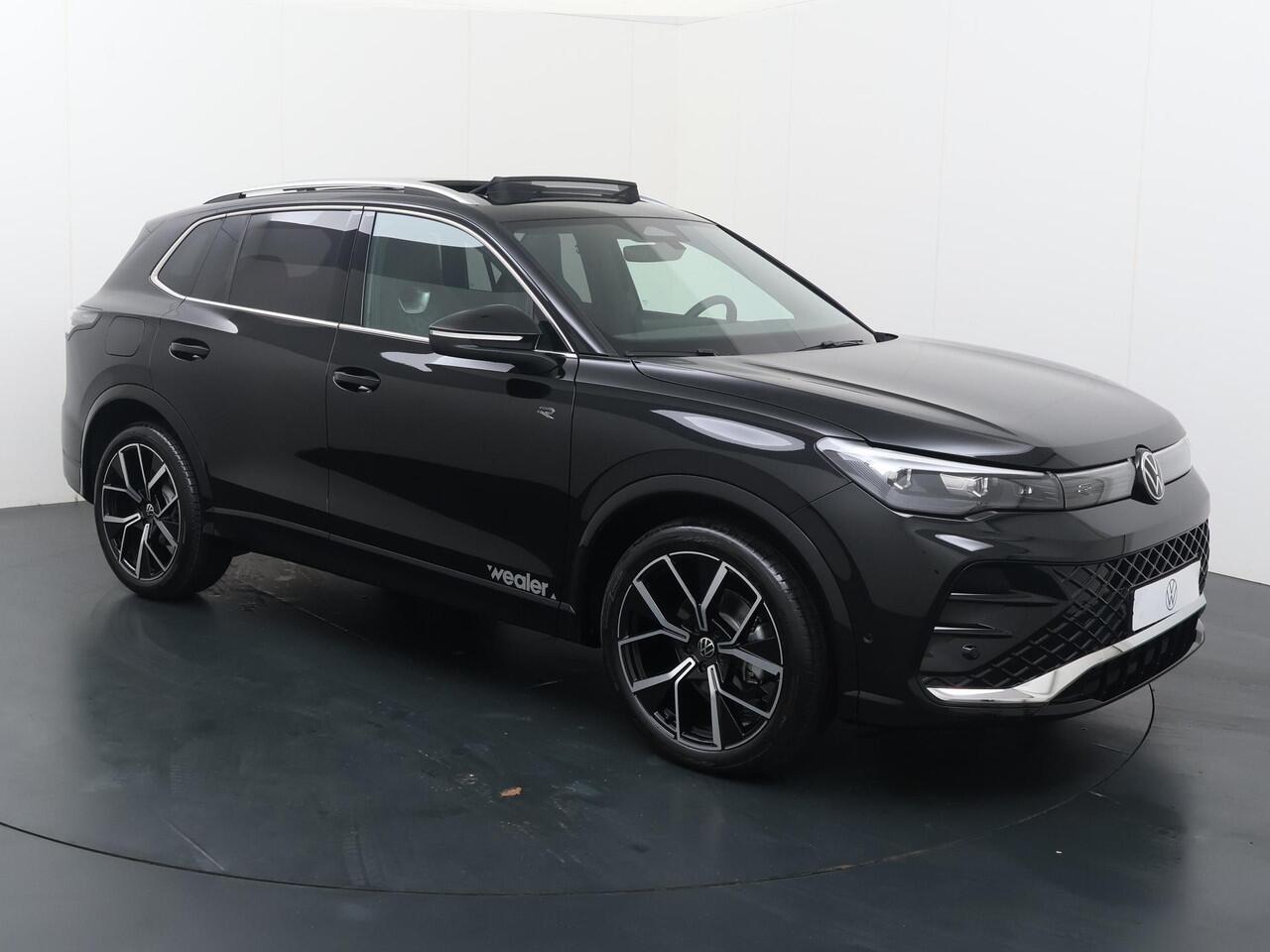 Volkswagen TIGUAN R-Line-Edition 1.5 110 kW / 150 pk eTSI 7 versn. DSG | Trekhaak met wegklapbare kogel | Panoramadak |