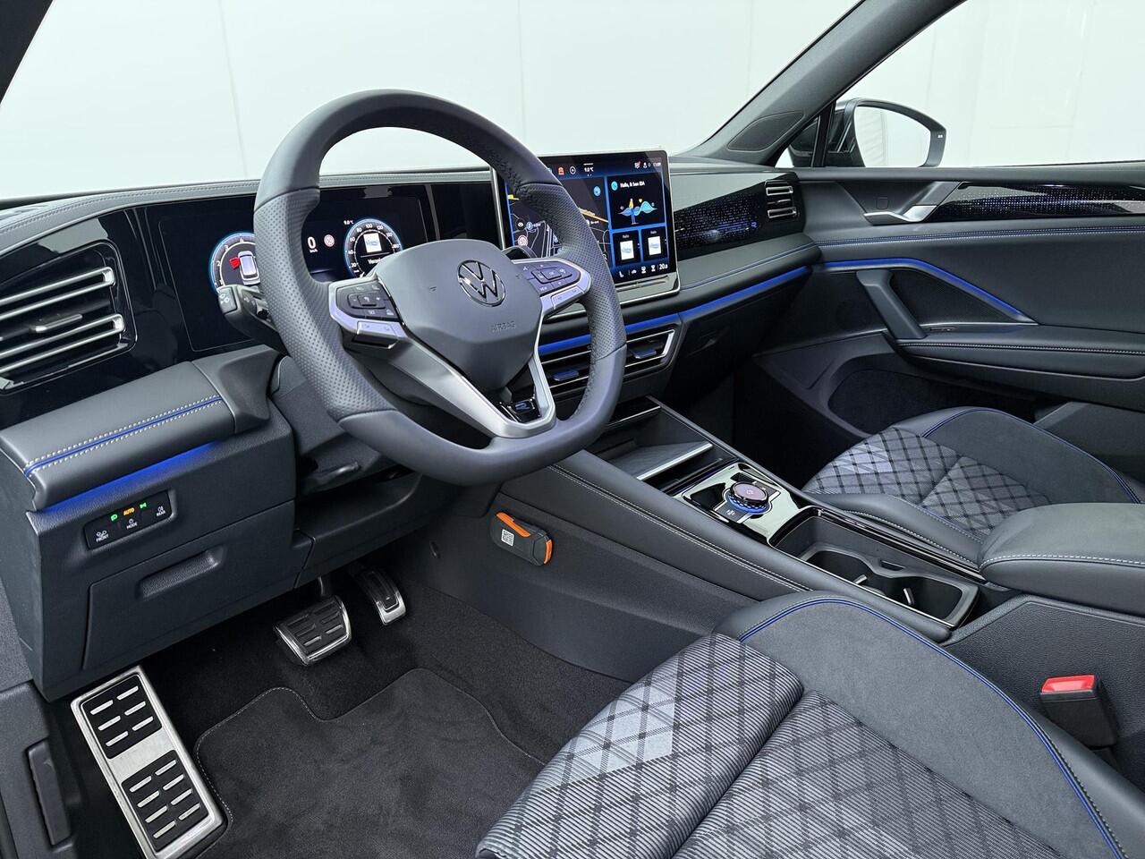 Volkswagen TIGUAN R-Line-Edition 1.5 110 kW / 150 pk eTSI 7 versn. DSG | Trekhaak met wegklapbare kogel | Panoramadak |