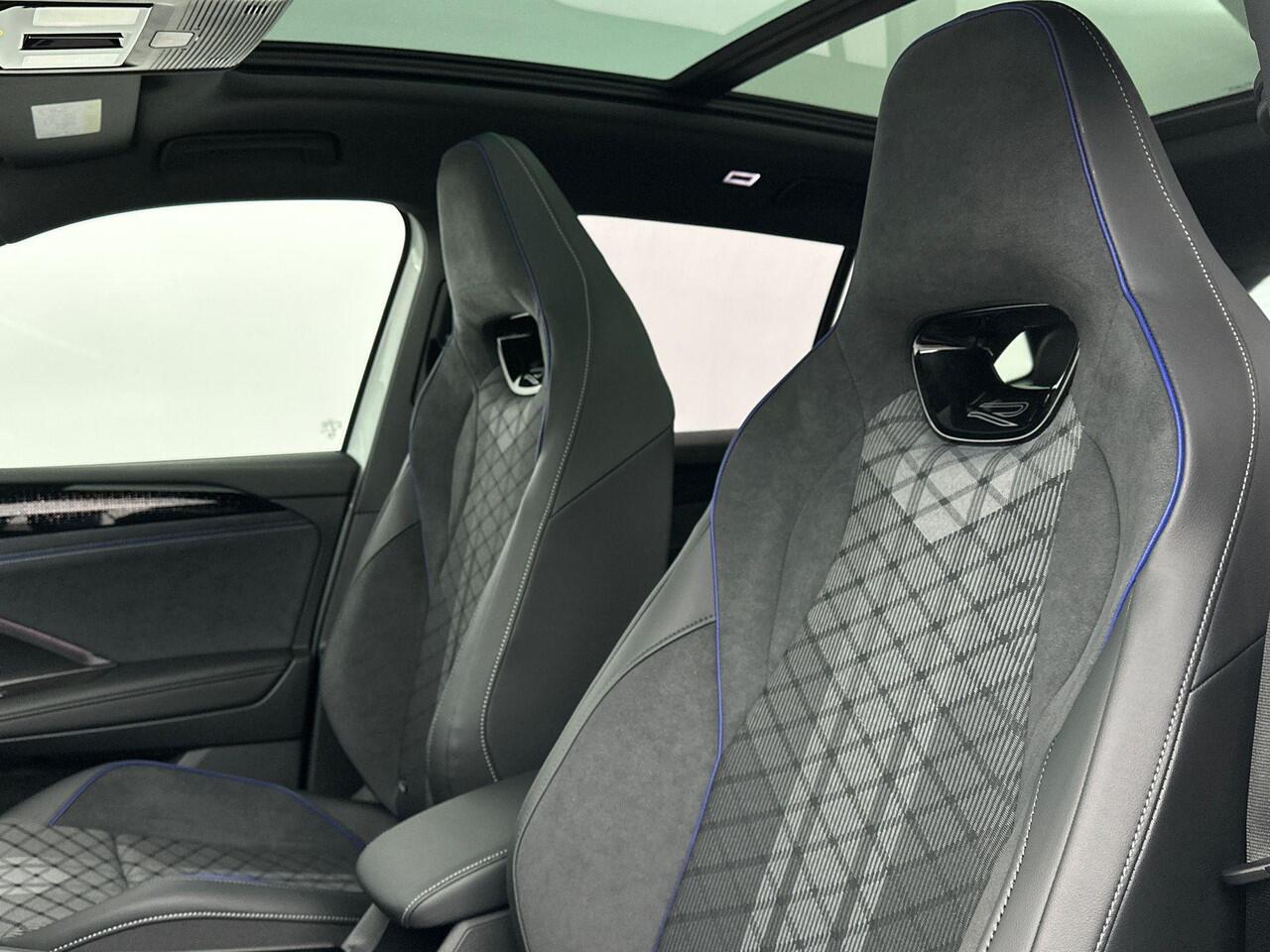 Volkswagen TIGUAN R-Line Edition Plug in Hybride 204 pk Black Style Pakket