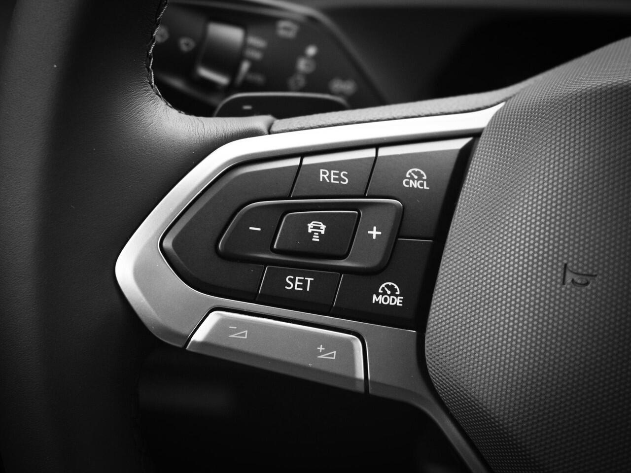 Volkswagen TIGUAN Life Edition 1.5 eHybrid 204 pk 6 versn. DSG · Comfort Pakket · Style Pakket · Trekhaak inklapbaar, met elektrische ontgrendeling, incl. aanhangermanoeuvreerhulp Trailer Assist ·