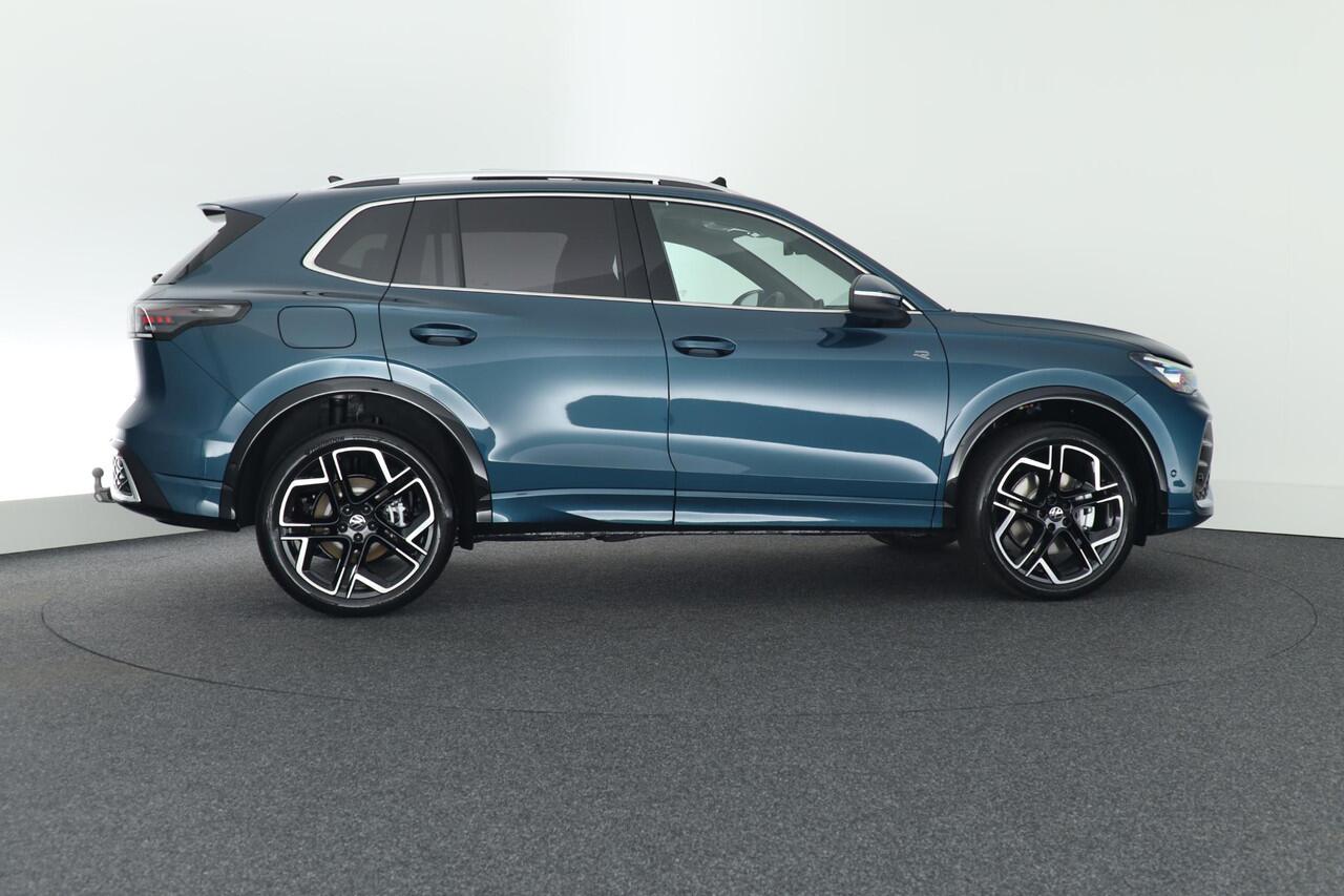 Volkswagen TIGUAN 1.5 272pk eHybrid R-Line Business Trekhaak Camera Keyless Massage Virtual Cockpit Panoramadak Carplay