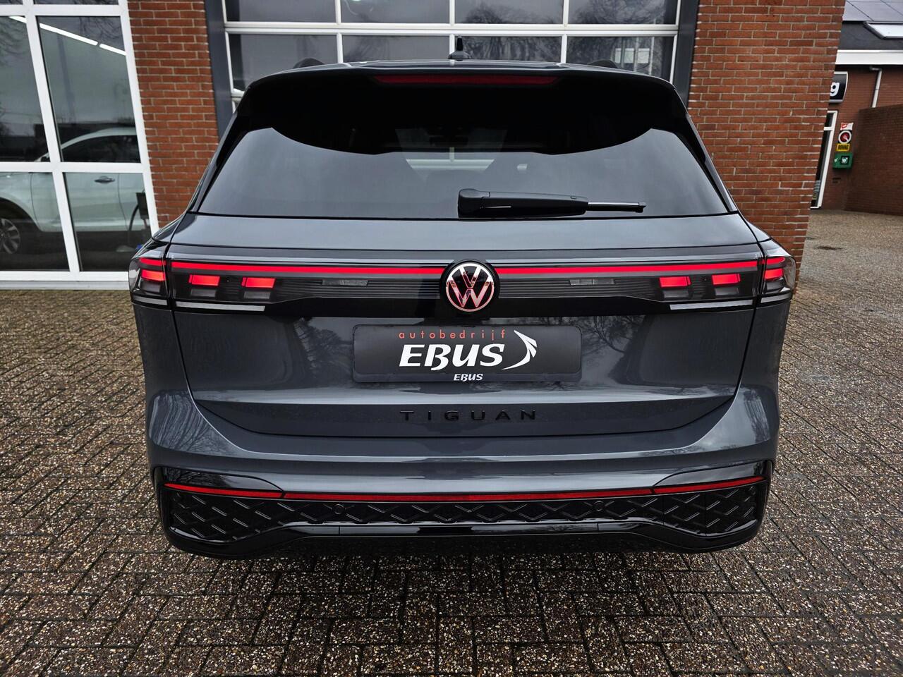 Volkswagen TIGUAN 1.5 eHybrid R-Line Edition HUD / Pano / Winterpakket