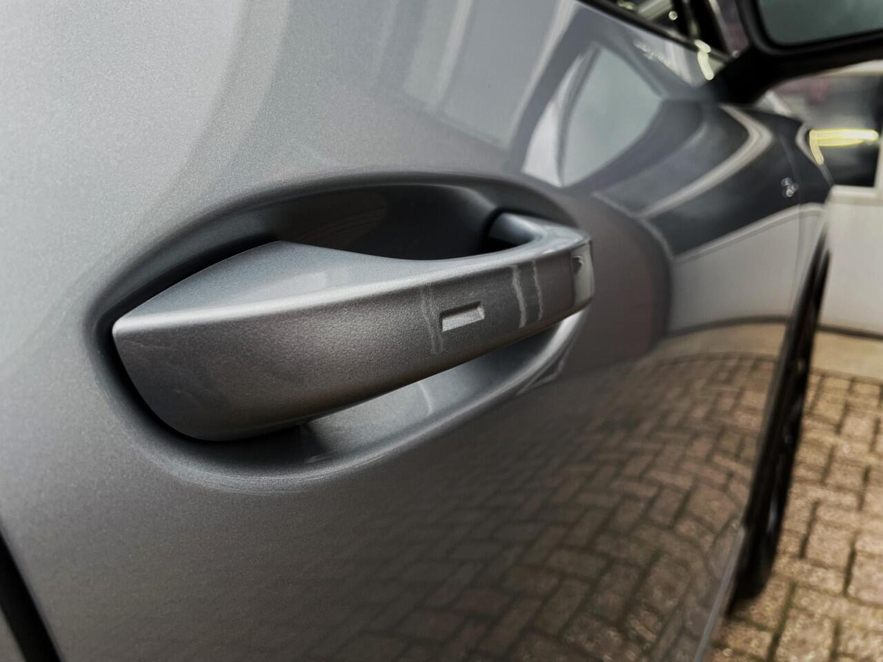 Volkswagen TIGUAN 1.5 eHybrid R-Line Edition HUD / Pano / Winterpakket