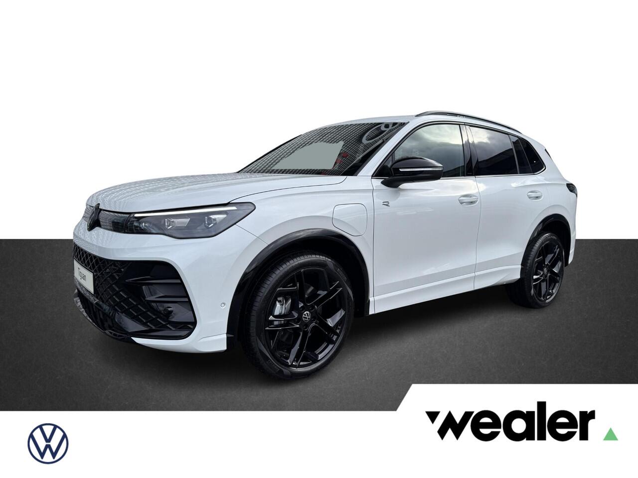 Volkswagen TIGUAN R-Line Edition 1.5 eHybrid 150 kW / 204 PK DSG | Black Style | Panoramadak | Trekhaak wegklapbaar |