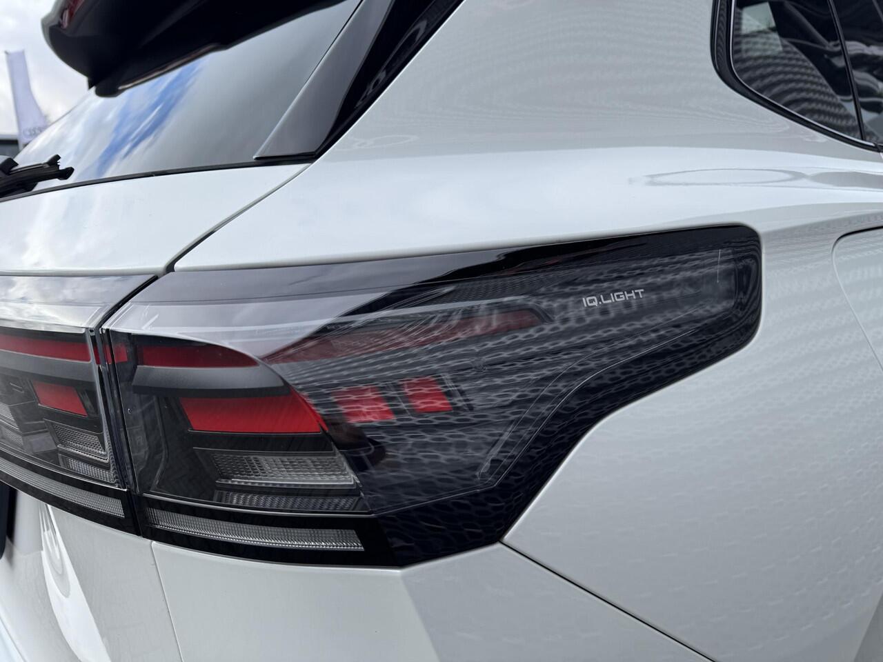 Volkswagen TIGUAN R-Line Edition 1.5 eHybrid 150 kW / 204 PK DSG | Black Style | Panoramadak | Trekhaak wegklapbaar |