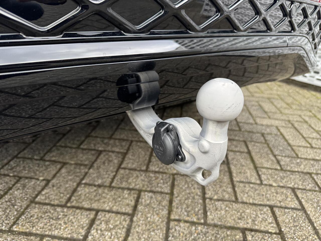 Volkswagen TIGUAN R-Line Edition 1.5 eHybrid 150 kW / 204 PK DSG | Black Style | Panoramadak | Trekhaak wegklapbaar |