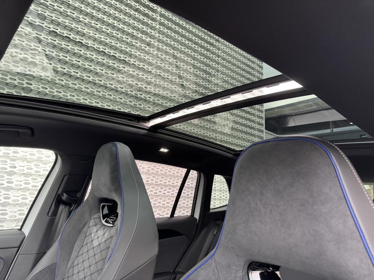 Volkswagen TIGUAN R-Line Edition 1.5 eHybrid 150 kW / 204 PK DSG | Black Style | Panoramadak | Trekhaak wegklapbaar |