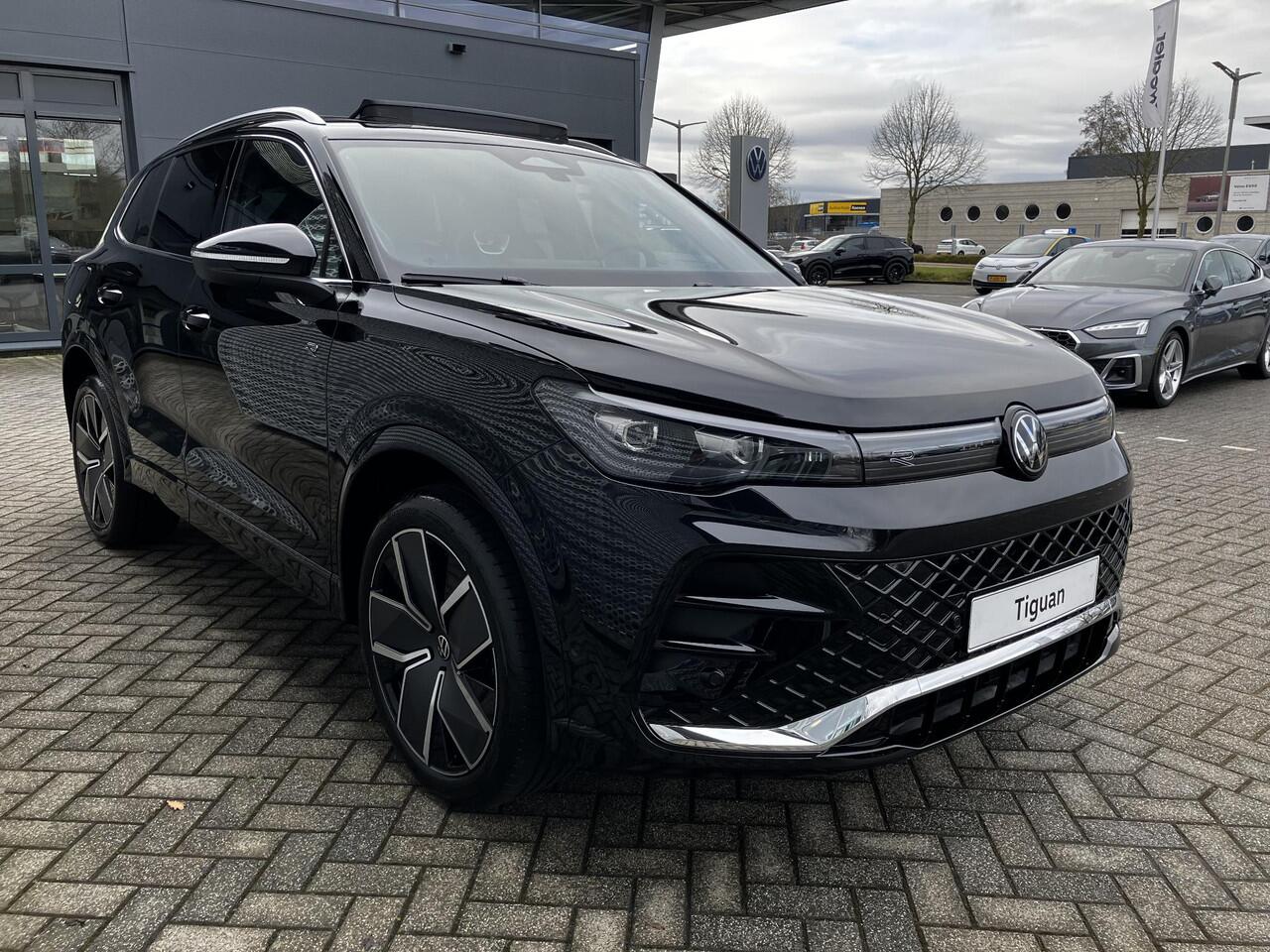 Volkswagen TIGUAN R-Line Edition 1.5 eHybrid 150 kW / 204 PK DSG | Trekhaak wegklapbare kogel | Comfort pakket met stuur- & stoelverwarming |