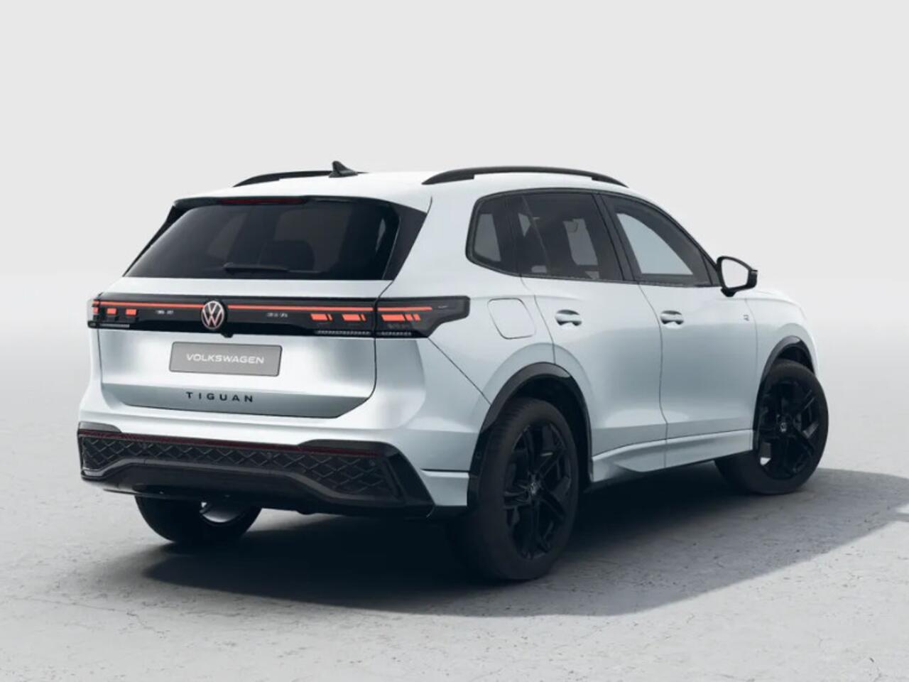 Volkswagen TIGUAN R-Line Edition 1.5 eHybrid 204 PK 6 versn. DSG · Black Style Pakket · Panoramaschuif-kanteldak · Trekhaak inklapbaar, met elektrische ontgrendeling, incl. aanhangermanoeuvreerhulp Trailer Assist ·