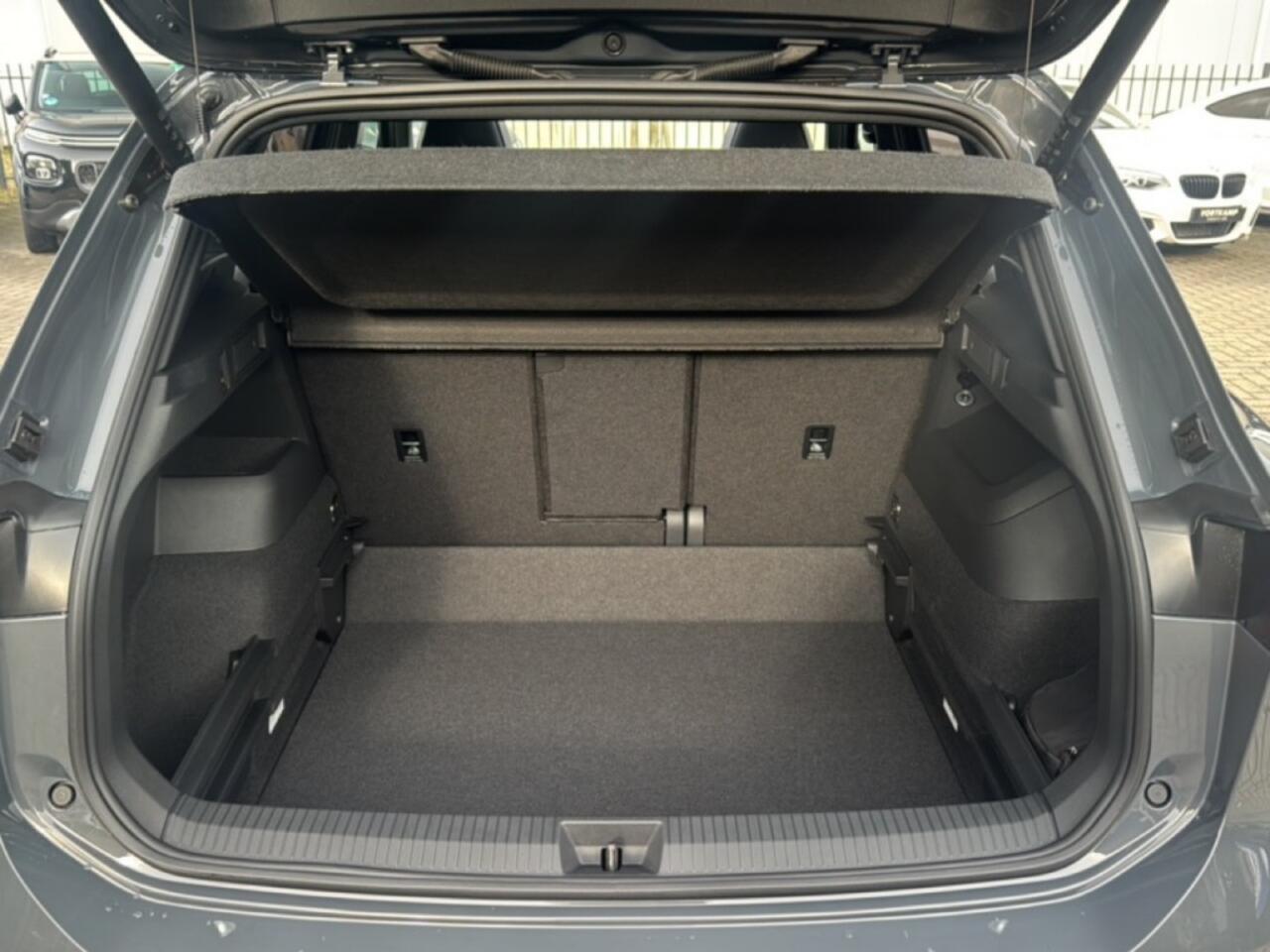 Volkswagen TIGUAN 2.0 TDI DSG R-LINE TREKHAAK/CAMERA/PANODAK/ELEKKLEP/ACC/STOELVERW