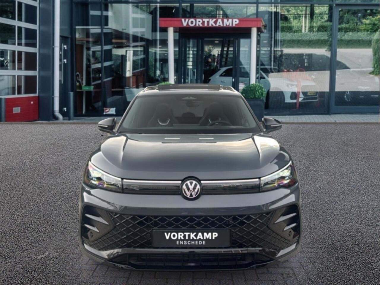 Volkswagen TIGUAN 2.0 TDI DSG R-LINE TREKHAAK/CAMERA/PANODAK/ELEKKLEP/ACC/STOELVERW