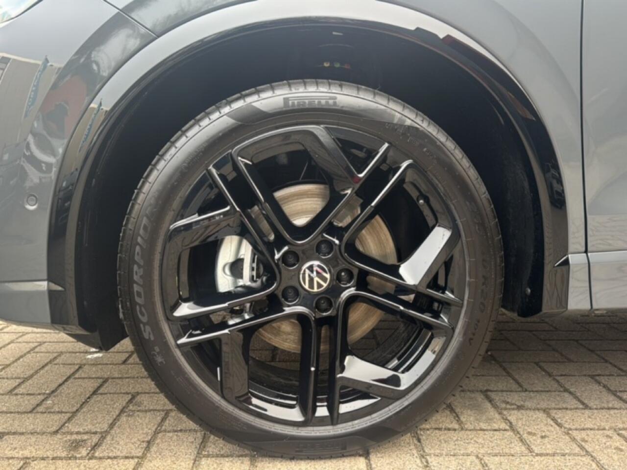 Volkswagen TIGUAN 2.0 TDI DSG R-LINE TREKHAAK/CAMERA/PANODAK/ELEKKLEP/ACC/STOELVERW