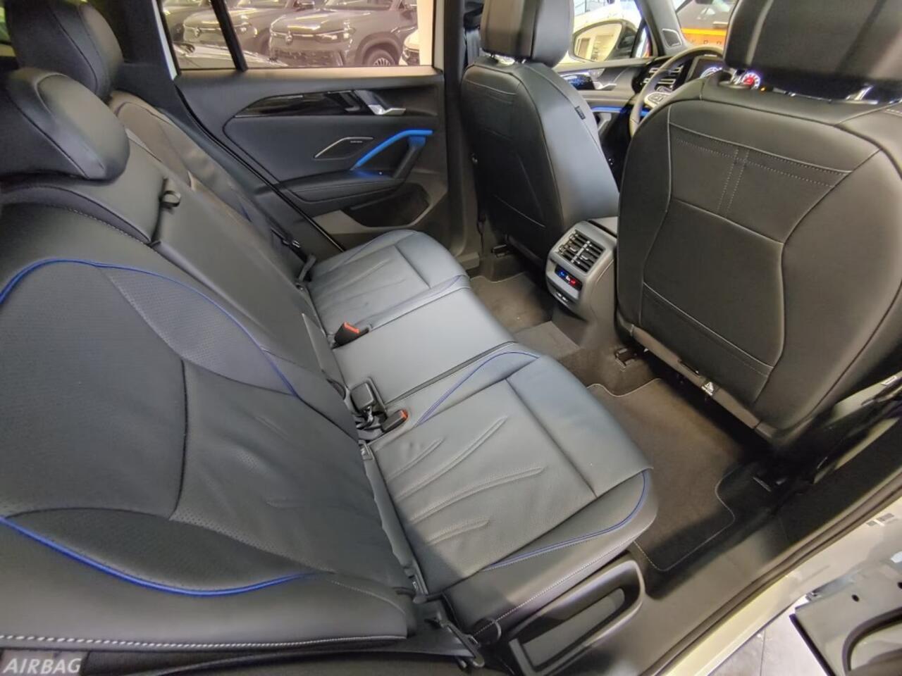 Volkswagen TIGUAN 1.5 TSI e-HYBRID 272 PK R-LINE PANO-DAK/CAMERA/TREKHAAK/HUD/LEDER/MEMORY