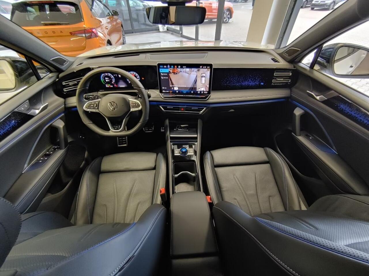 Volkswagen TIGUAN 1.5 TSI e-HYBRID 272 PK R-LINE PANO-DAK/CAMERA/TREKHAAK/HUD/LEDER/MEMORY