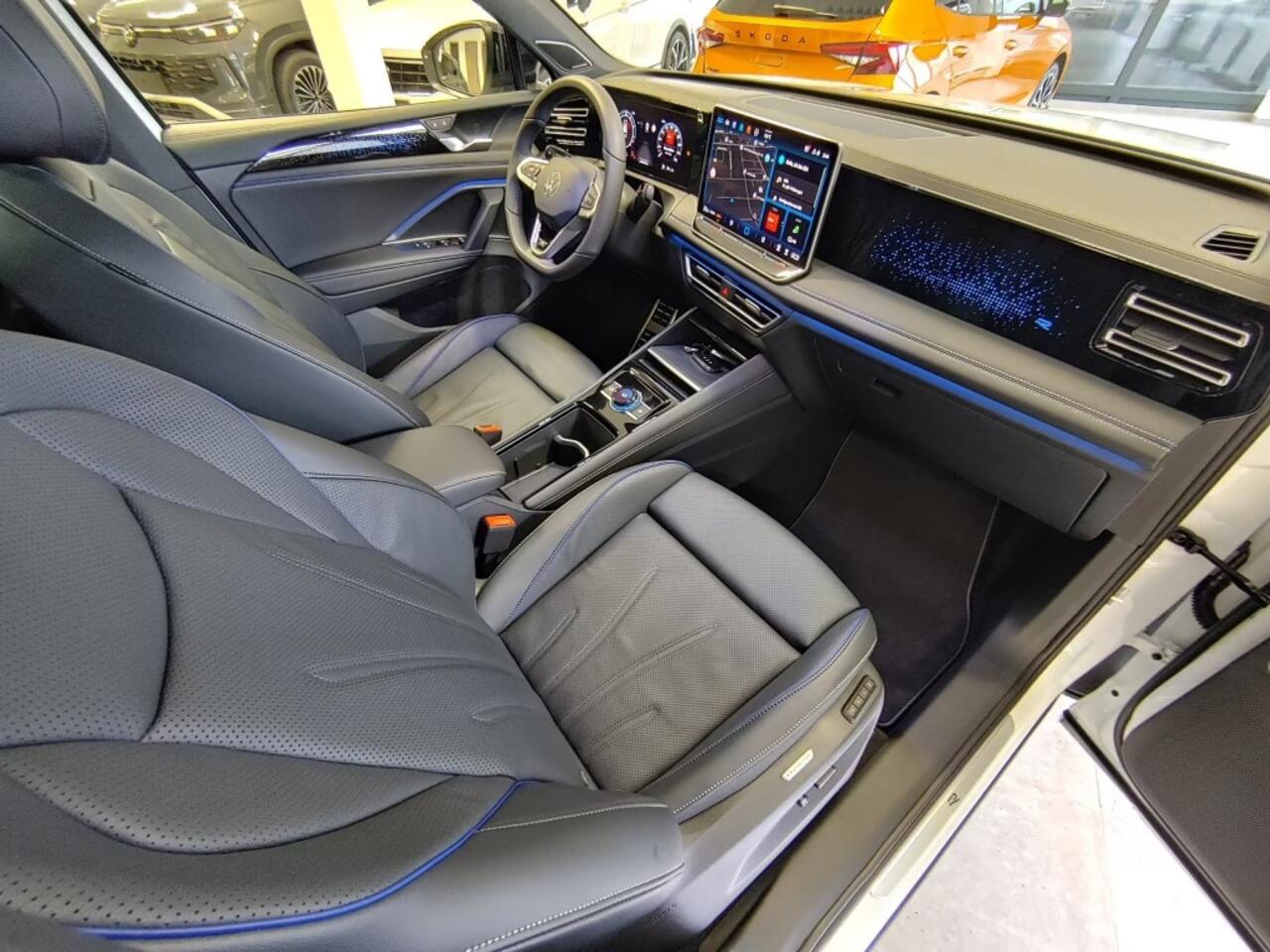 Volkswagen TIGUAN 1.5 TSI e-HYBRID 272 PK R-LINE PANO-DAK/CAMERA/TREKHAAK/HUD/LEDER/MEMORY