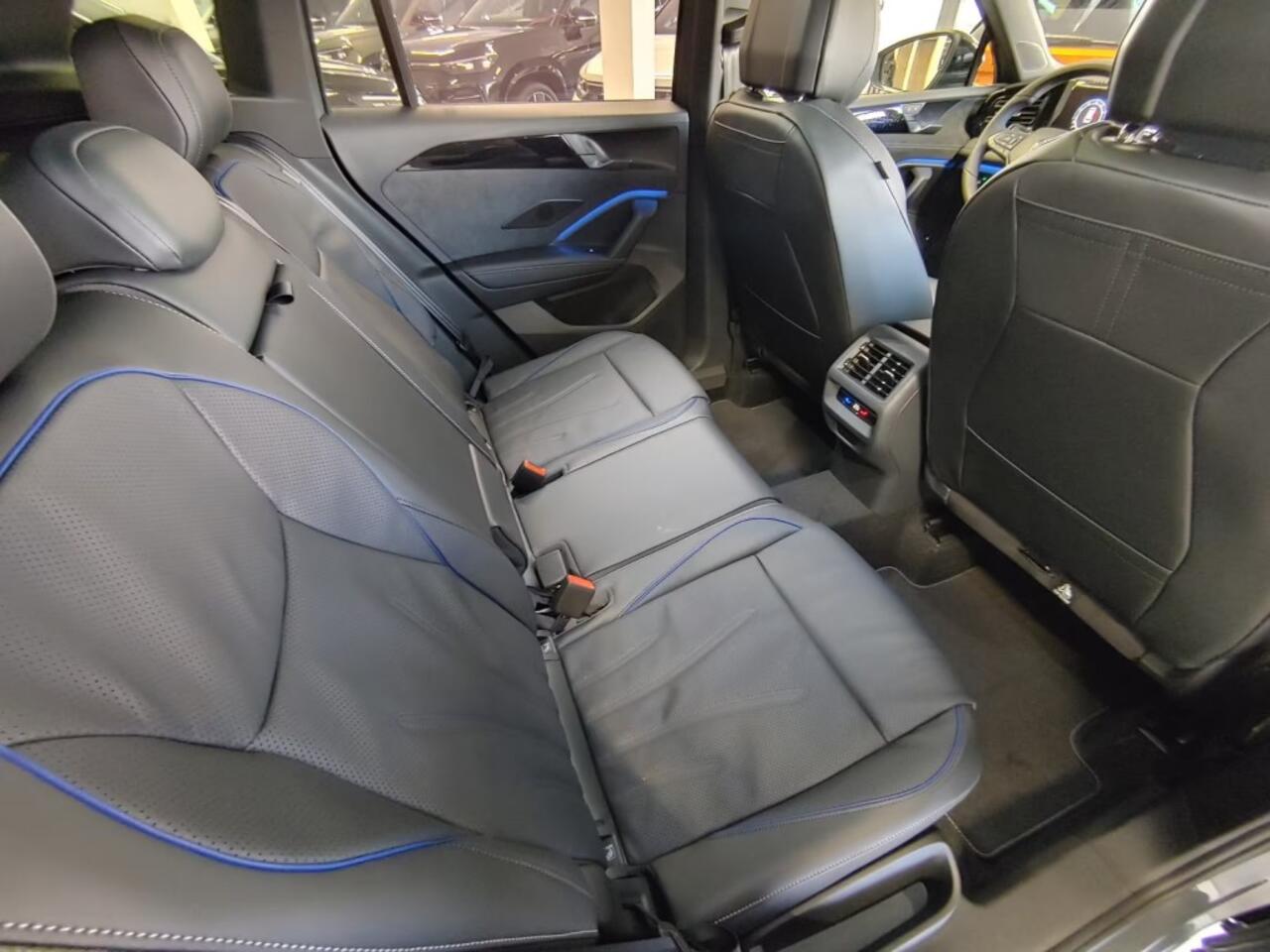 Volkswagen TIGUAN 1.5eTSI R-LINE LEDER/PANO-DAK/TREKHAAK/HUD/ACC/CAMERA